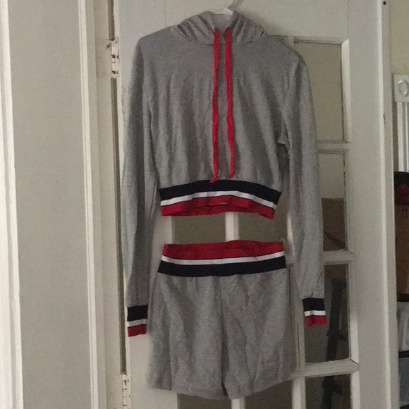 Summer 2 pice crop top hoodie and booty Short - Picture 1 of 1